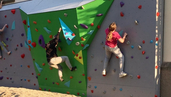 Boulderwand kann erobert werden